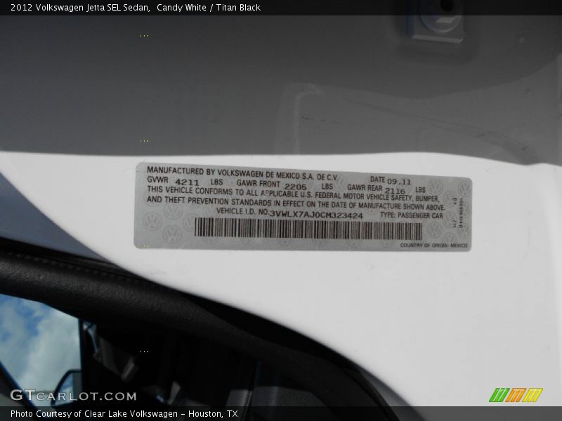 Candy White / Titan Black 2012 Volkswagen Jetta SEL Sedan