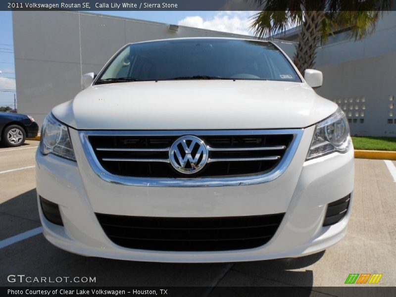 Calla Lily White / Sierra Stone 2011 Volkswagen Routan SE