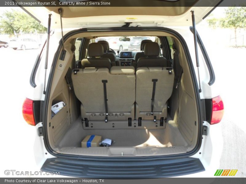 Calla Lily White / Sierra Stone 2011 Volkswagen Routan SE