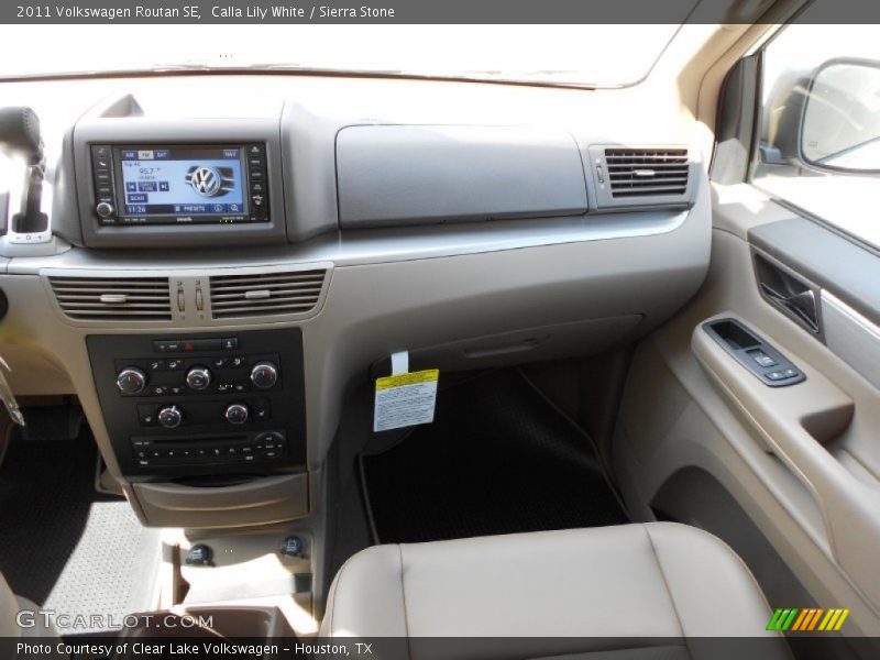 Calla Lily White / Sierra Stone 2011 Volkswagen Routan SE