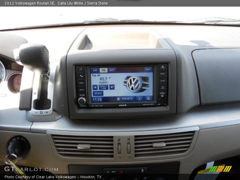 Calla Lily White / Sierra Stone 2011 Volkswagen Routan SE