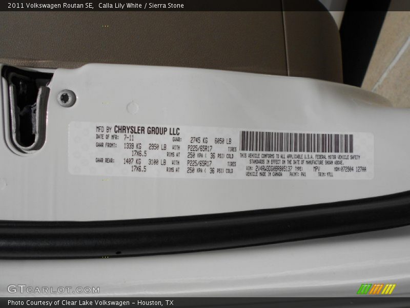 Calla Lily White / Sierra Stone 2011 Volkswagen Routan SE