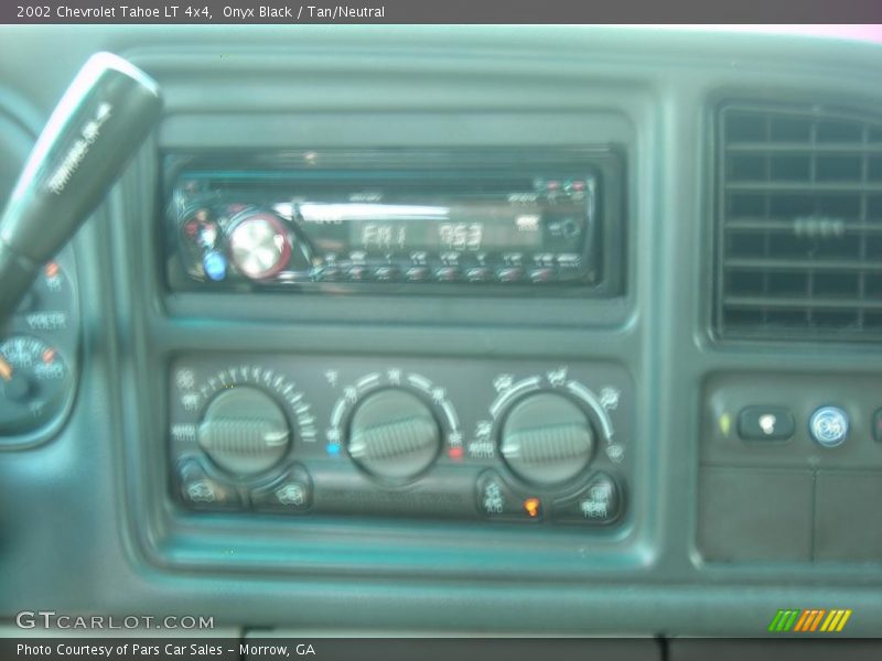 Onyx Black / Tan/Neutral 2002 Chevrolet Tahoe LT 4x4