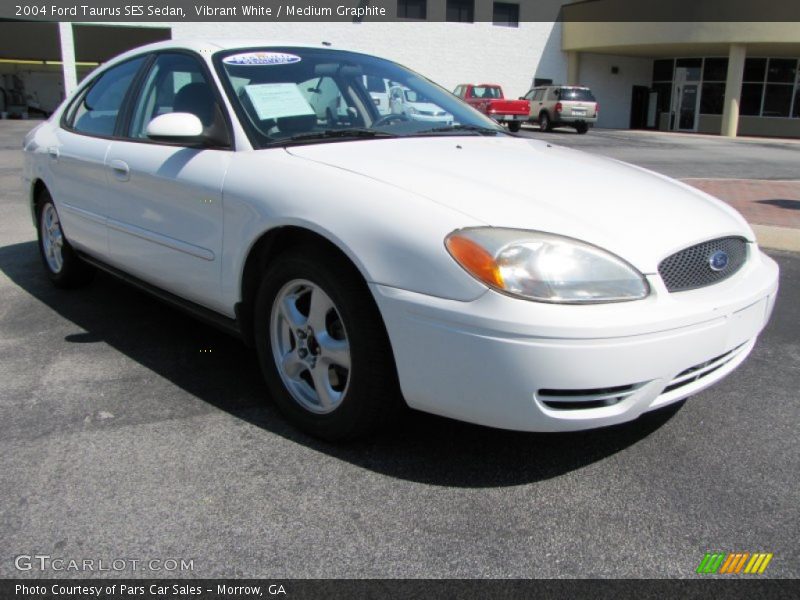 Vibrant White / Medium Graphite 2004 Ford Taurus SES Sedan