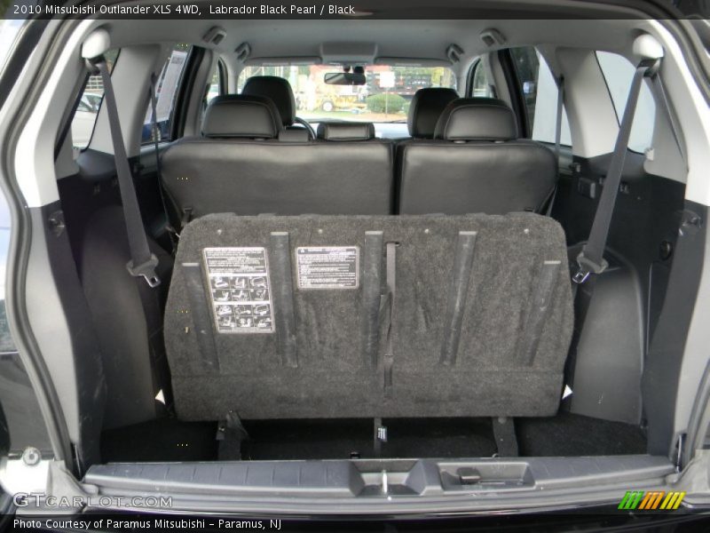  2010 Outlander XLS 4WD Trunk