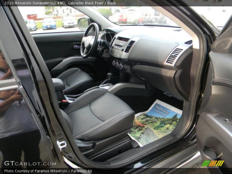 Labrador Black Pearl / Black 2010 Mitsubishi Outlander XLS 4WD