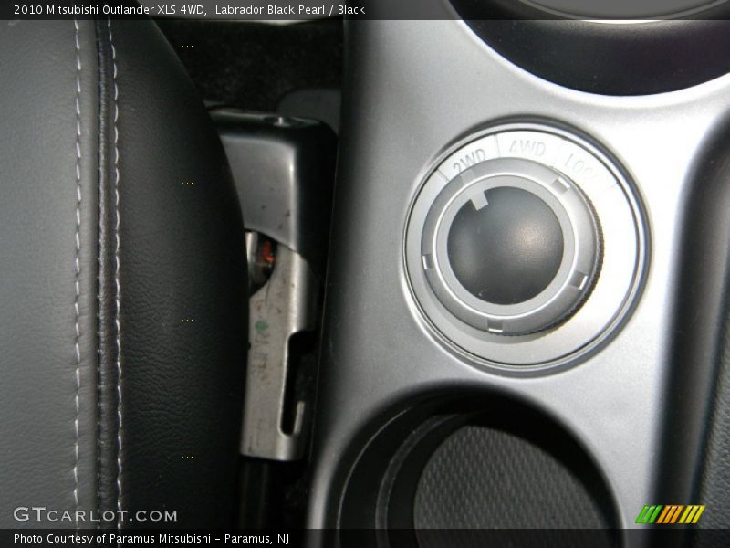 Labrador Black Pearl / Black 2010 Mitsubishi Outlander XLS 4WD