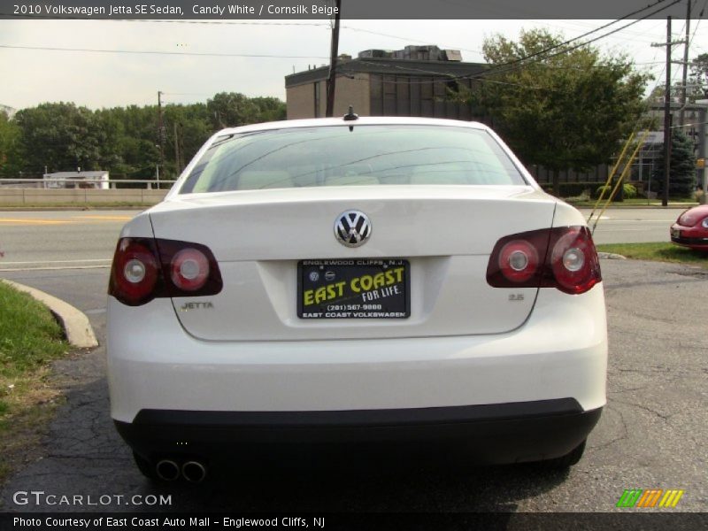 Candy White / Cornsilk Beige 2010 Volkswagen Jetta SE Sedan