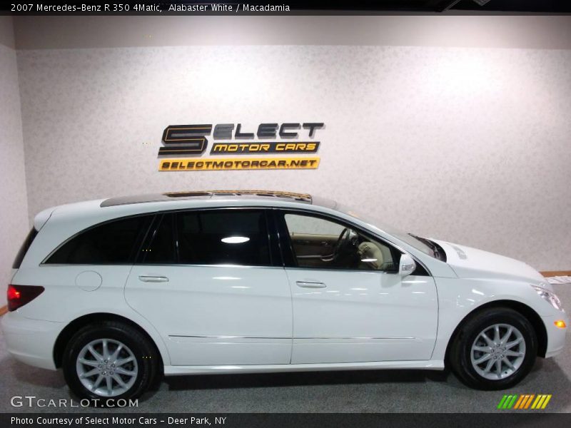 Alabaster White / Macadamia 2007 Mercedes-Benz R 350 4Matic