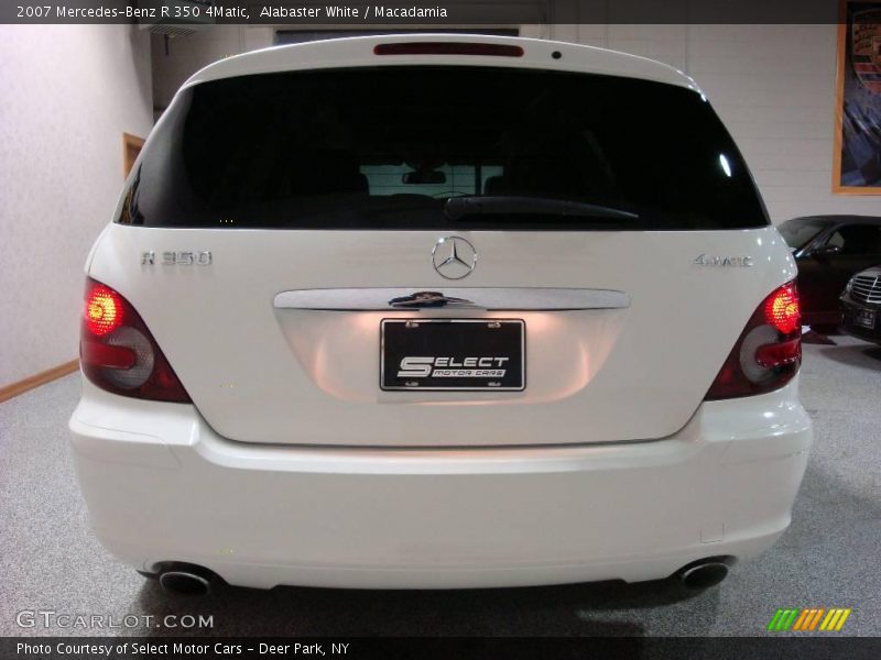 Alabaster White / Macadamia 2007 Mercedes-Benz R 350 4Matic