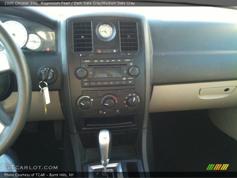 Magnesium Pearl / Dark Slate Gray/Medium Slate Gray 2005 Chrysler 300