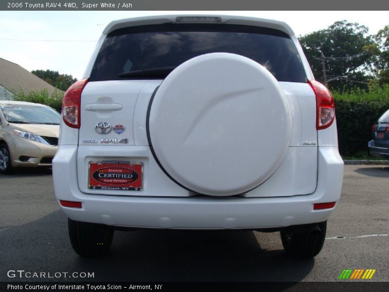 Super White / Ash 2006 Toyota RAV4 4WD