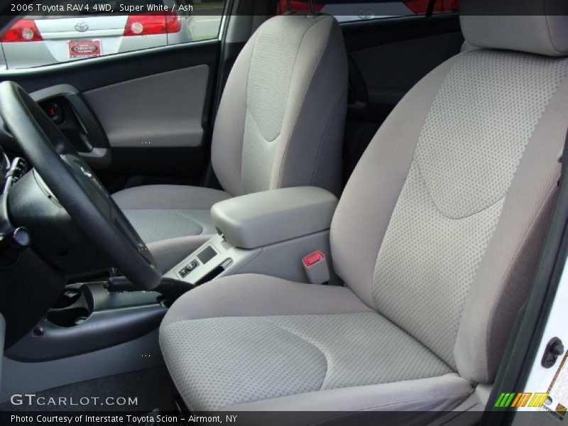 Super White / Ash 2006 Toyota RAV4 4WD