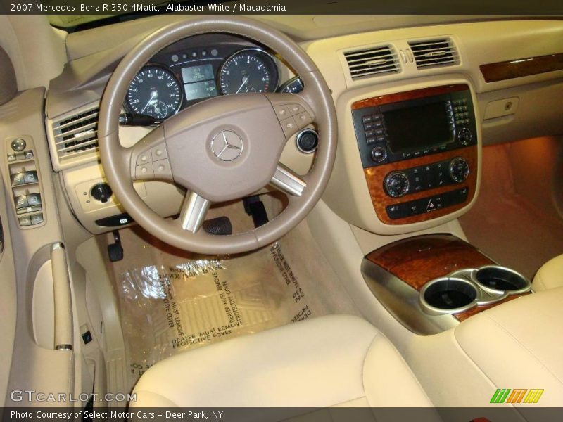 Alabaster White / Macadamia 2007 Mercedes-Benz R 350 4Matic