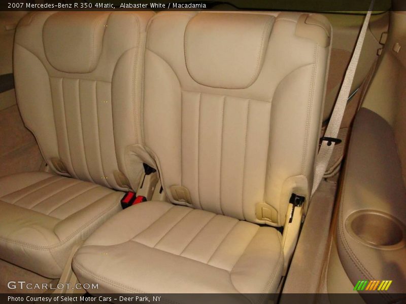 Alabaster White / Macadamia 2007 Mercedes-Benz R 350 4Matic