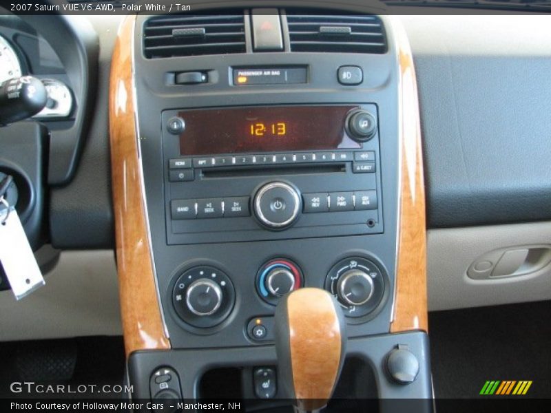 Polar White / Tan 2007 Saturn VUE V6 AWD