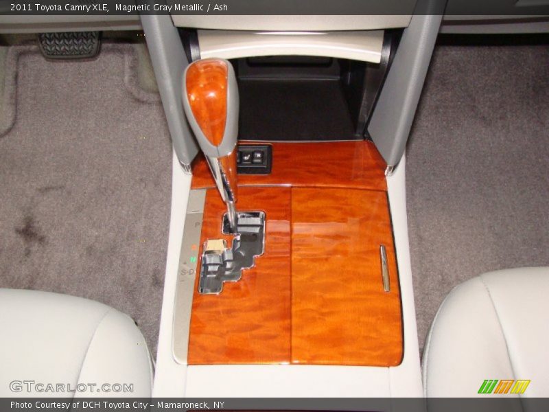 Magnetic Gray Metallic / Ash 2011 Toyota Camry XLE