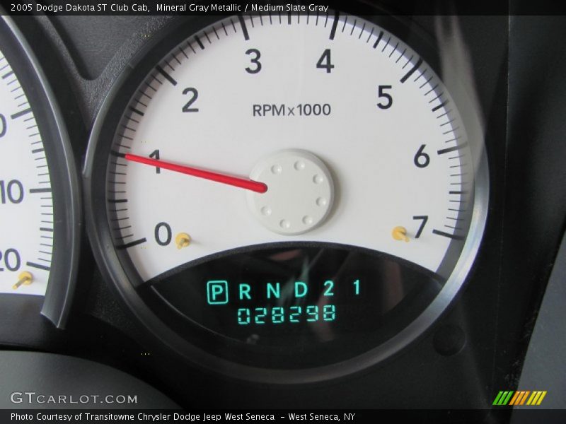 Mineral Gray Metallic / Medium Slate Gray 2005 Dodge Dakota ST Club Cab