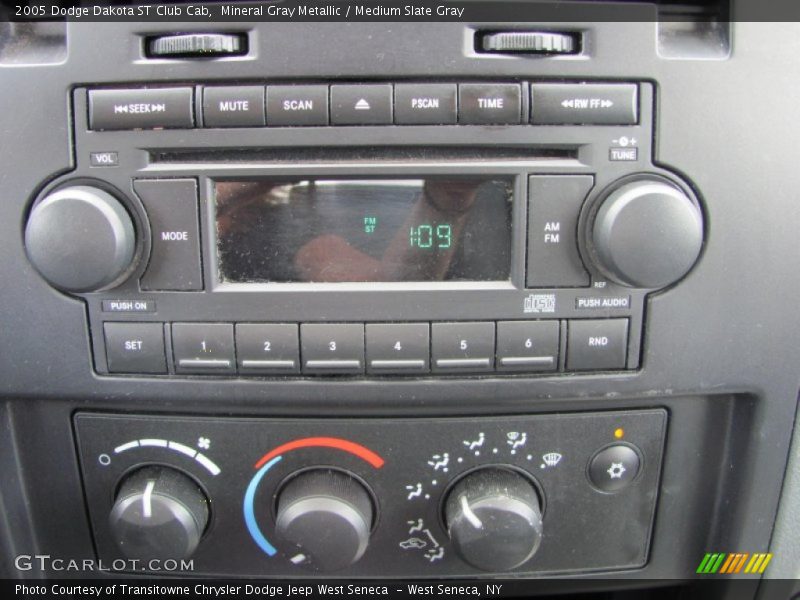 Audio System of 2005 Dakota ST Club Cab