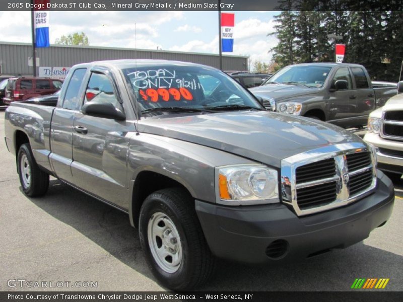 Mineral Gray Metallic / Medium Slate Gray 2005 Dodge Dakota ST Club Cab