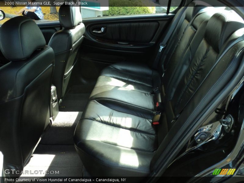 Super Black / Black 2000 Nissan Maxima GLE