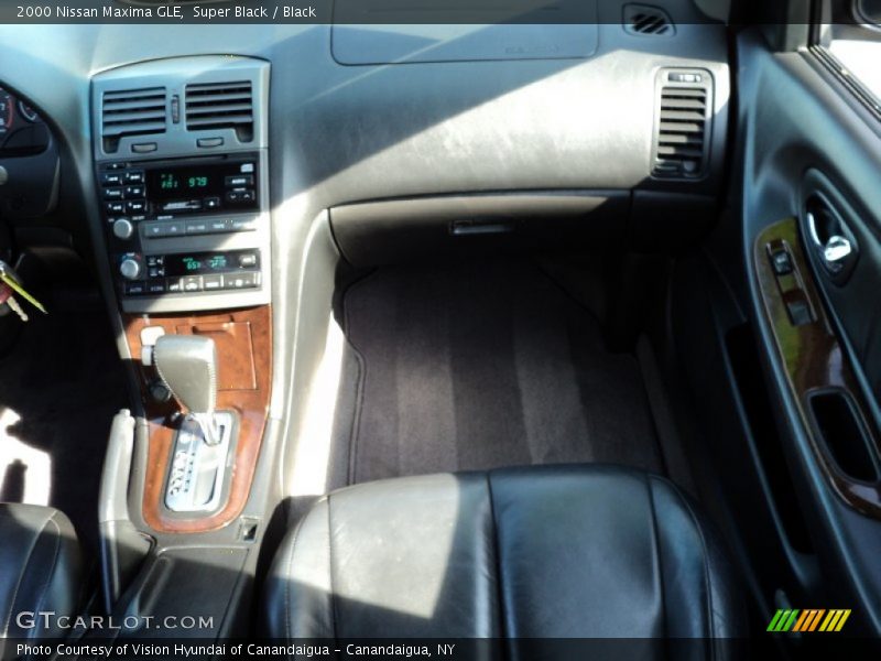 Super Black / Black 2000 Nissan Maxima GLE