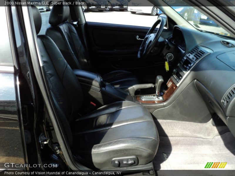 Super Black / Black 2000 Nissan Maxima GLE