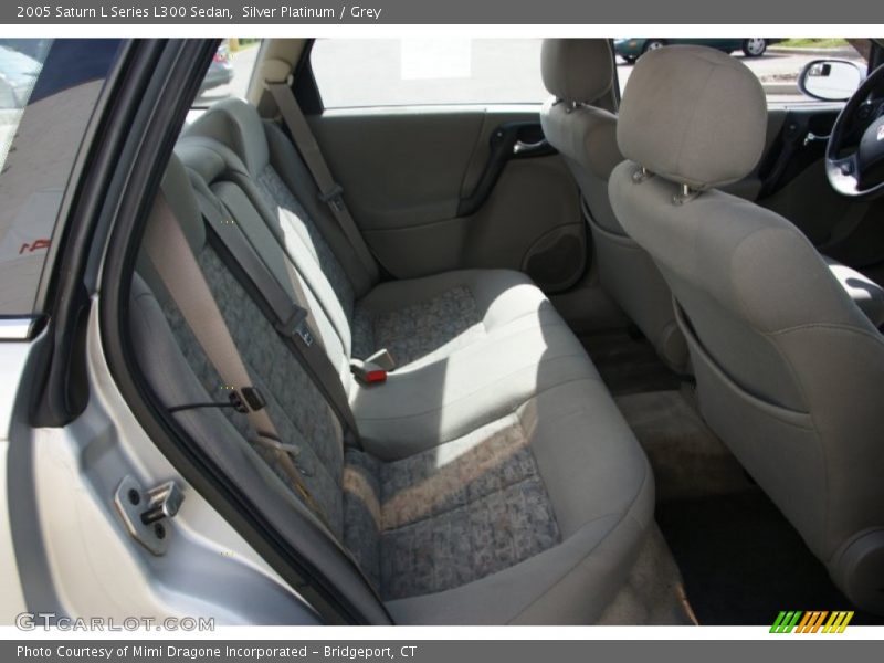 Silver Platinum / Grey 2005 Saturn L Series L300 Sedan