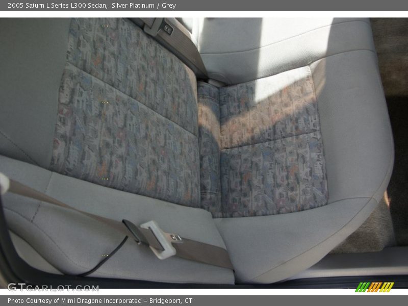 Silver Platinum / Grey 2005 Saturn L Series L300 Sedan