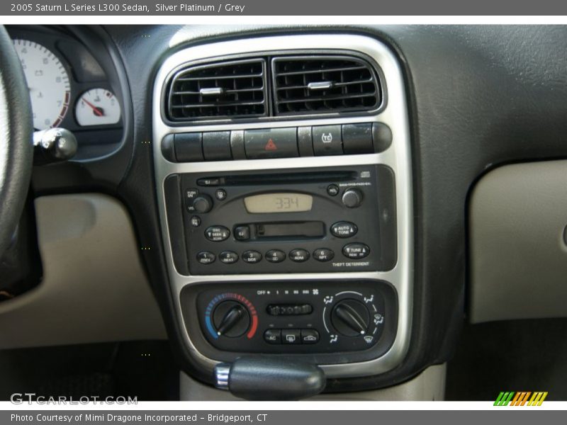 Silver Platinum / Grey 2005 Saturn L Series L300 Sedan