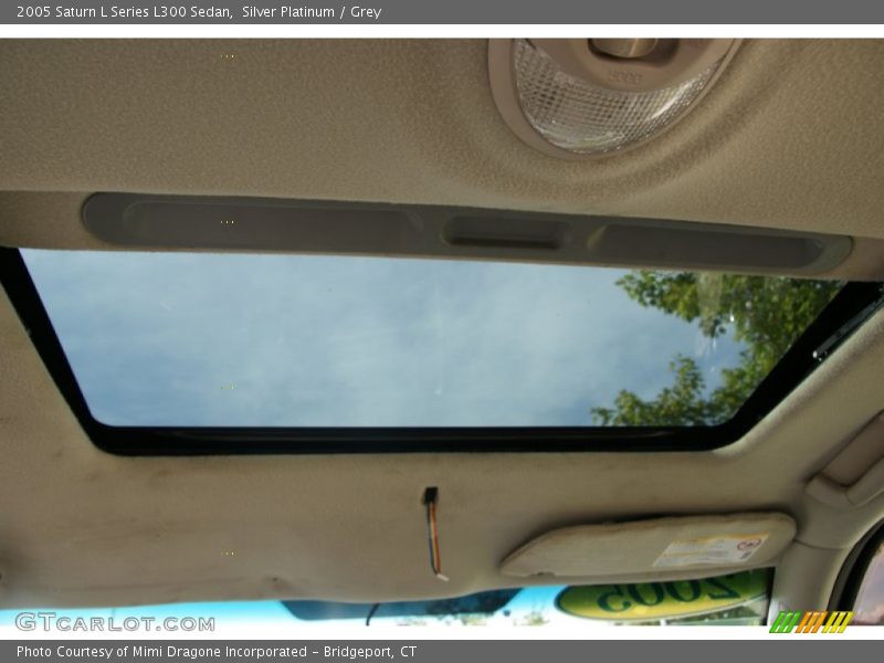 Silver Platinum / Grey 2005 Saturn L Series L300 Sedan