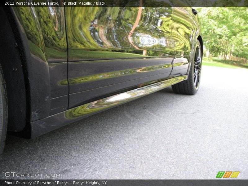 Jet Black Metallic / Black 2012 Porsche Cayenne Turbo