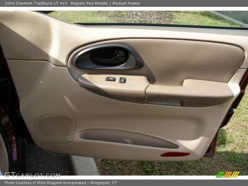 Majestic Red Metallic / Medium Pewter 2004 Chevrolet TrailBlazer LT 4x4