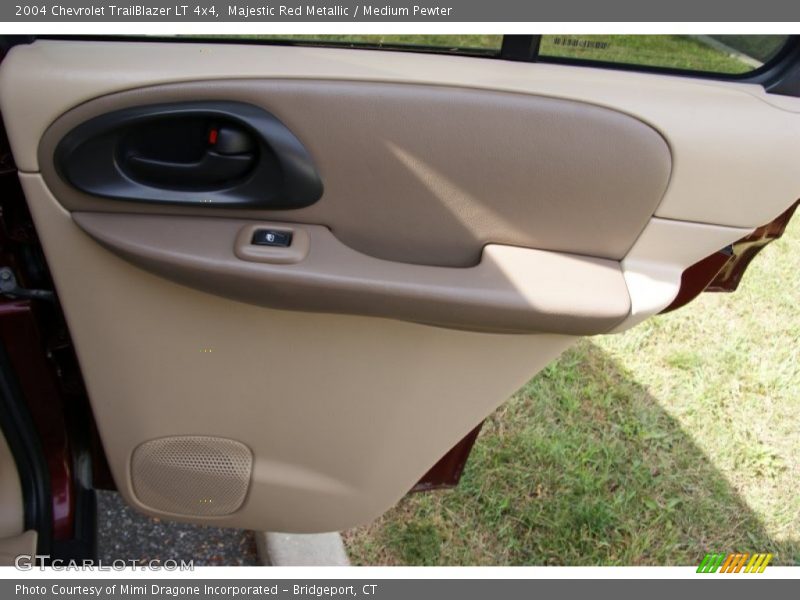 Majestic Red Metallic / Medium Pewter 2004 Chevrolet TrailBlazer LT 4x4