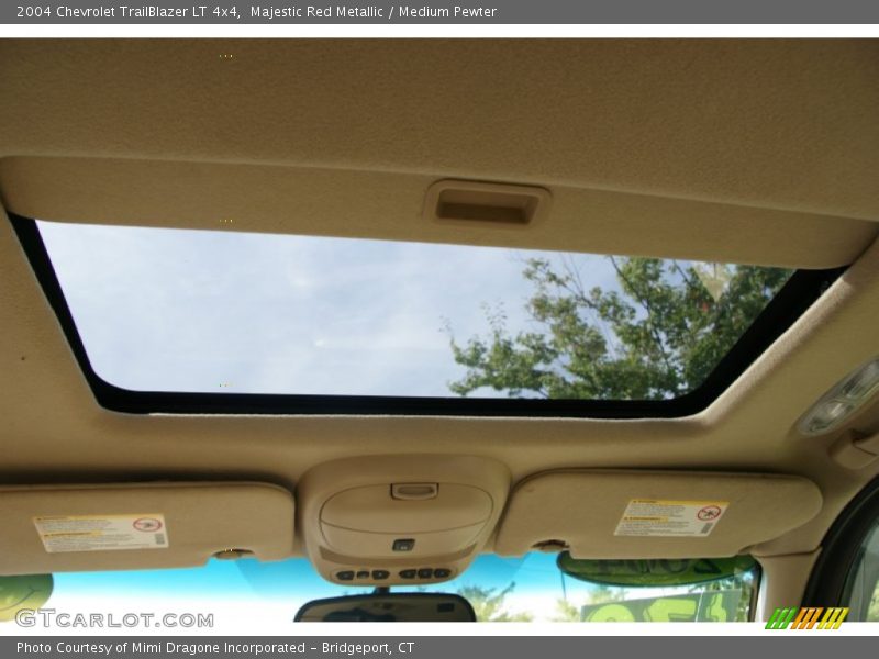 Majestic Red Metallic / Medium Pewter 2004 Chevrolet TrailBlazer LT 4x4