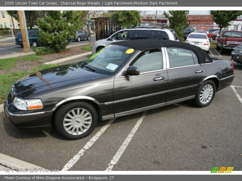 Charcoal Beige Metallic / Light Parchment/Medium Dark Parchment 2005 Lincoln Town Car Sedan