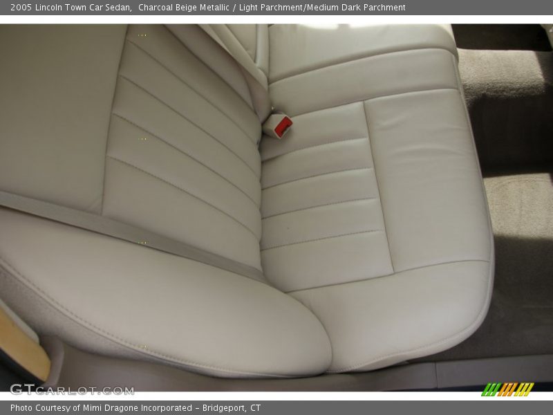 Charcoal Beige Metallic / Light Parchment/Medium Dark Parchment 2005 Lincoln Town Car Sedan