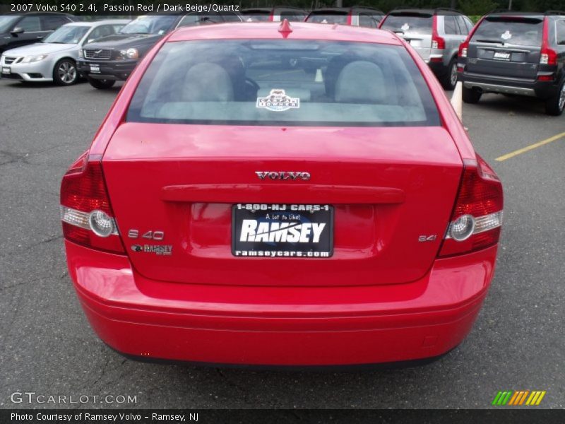 Passion Red / Dark Beige/Quartz 2007 Volvo S40 2.4i