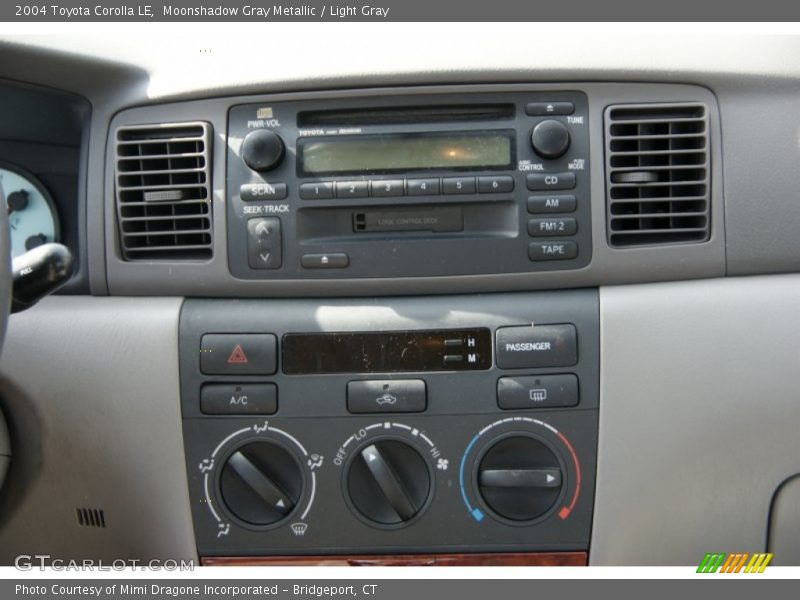 Controls of 2004 Corolla LE