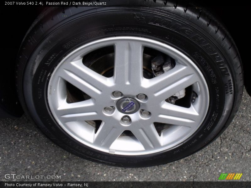 Passion Red / Dark Beige/Quartz 2007 Volvo S40 2.4i
