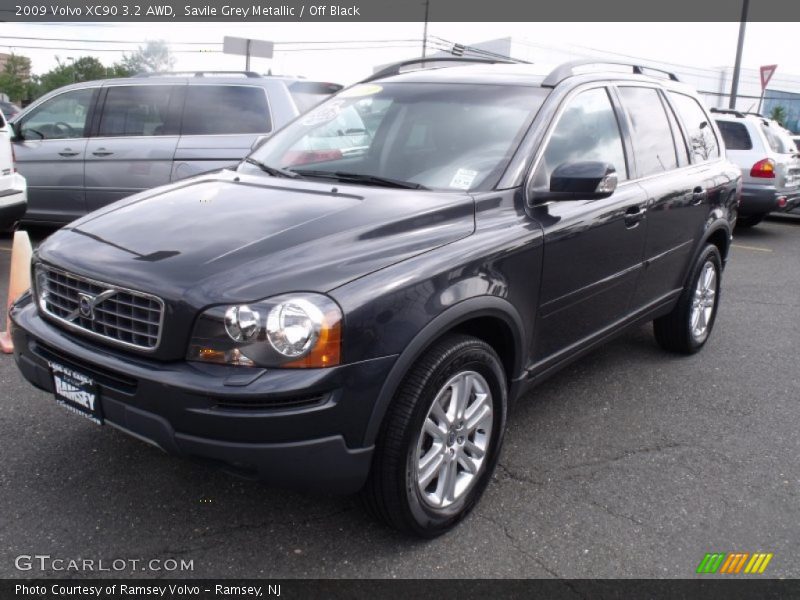 Front 3/4 View of 2009 XC90 3.2 AWD