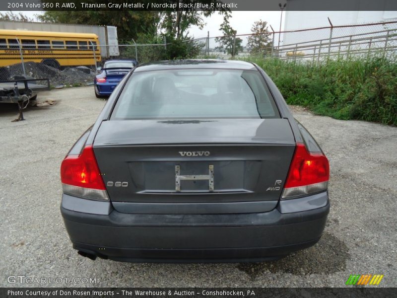 Titanium Gray Metallic / Nordkap Black/Blue R Metallic 2004 Volvo S60 R AWD