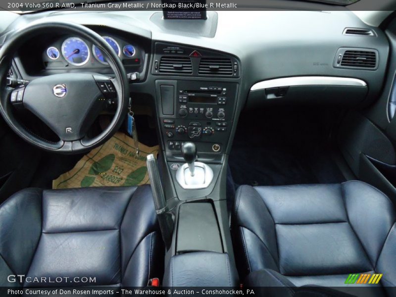 Dashboard of 2004 S60 R AWD