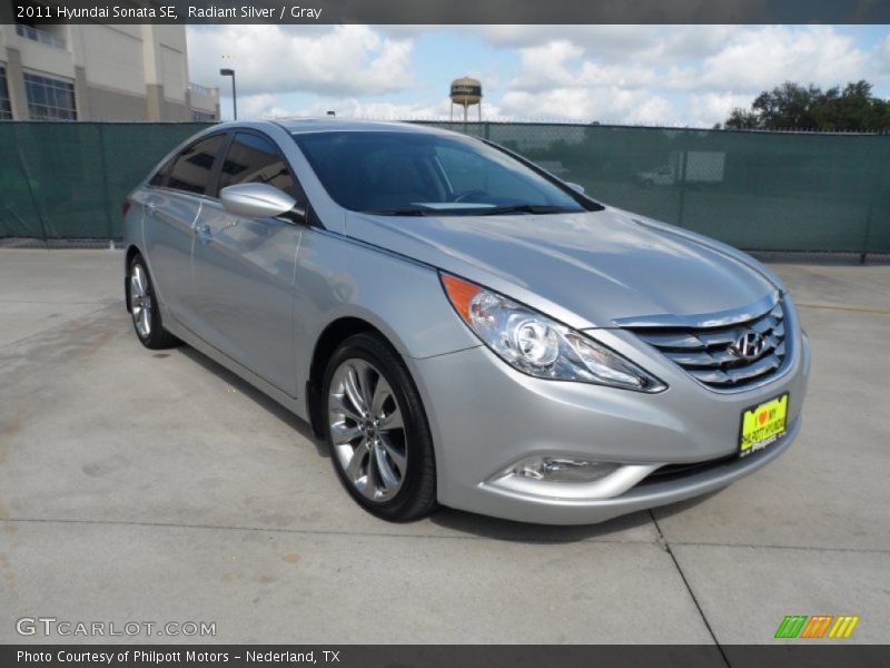 Radiant Silver / Gray 2011 Hyundai Sonata SE