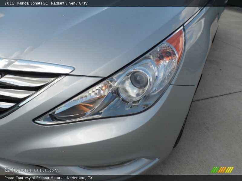 Radiant Silver / Gray 2011 Hyundai Sonata SE