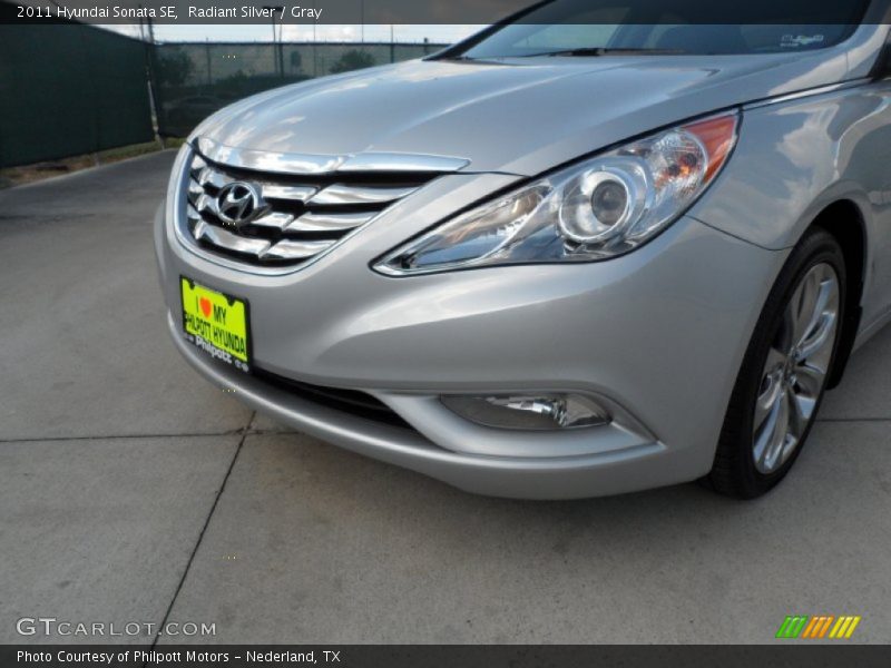 Radiant Silver / Gray 2011 Hyundai Sonata SE