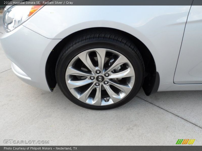 Radiant Silver / Gray 2011 Hyundai Sonata SE