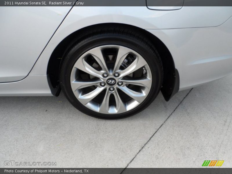 Radiant Silver / Gray 2011 Hyundai Sonata SE