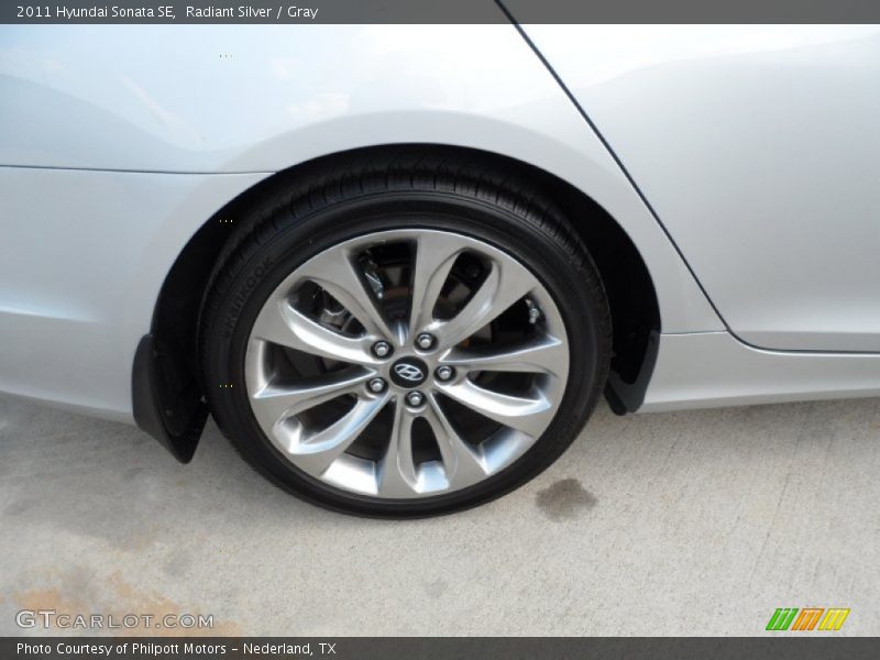 Radiant Silver / Gray 2011 Hyundai Sonata SE