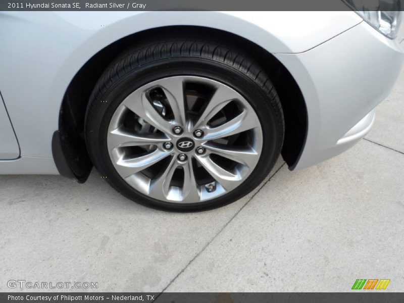 Radiant Silver / Gray 2011 Hyundai Sonata SE